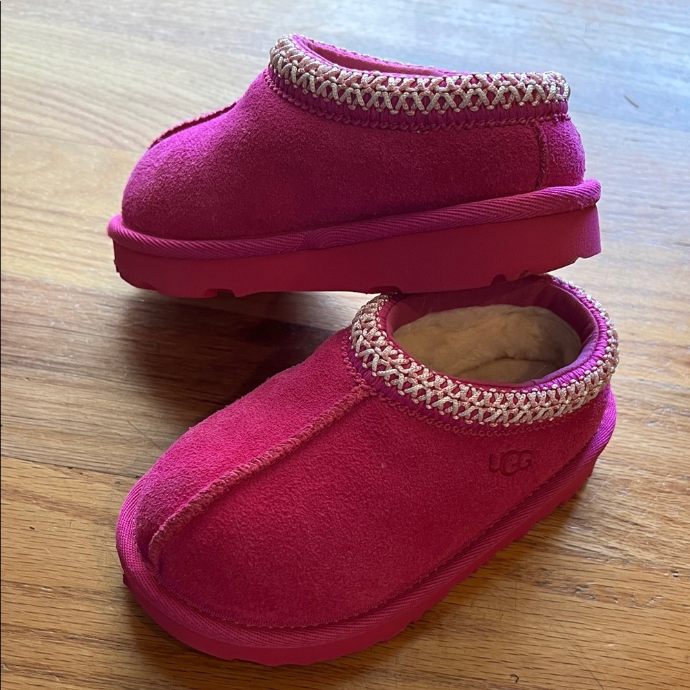 Kids Pink UGG Slip on Shoes size toddler 8